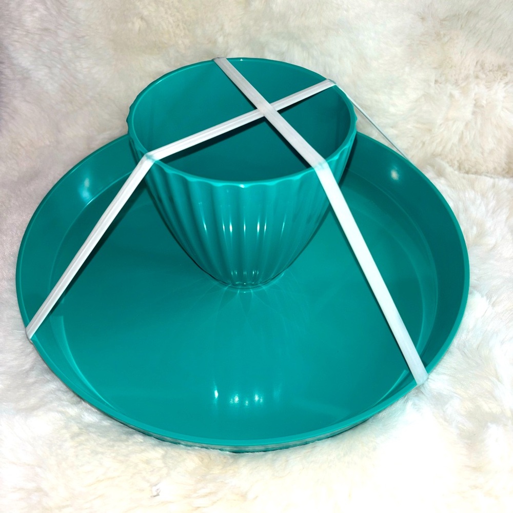 TABITHA BROWN Chips & Dip , salad & dressing chicken & dip Bowl NWT matching set